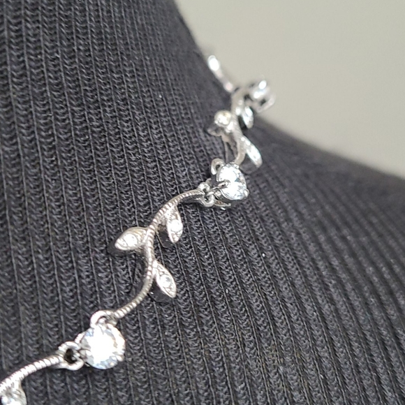 Olive branch necklace - Picture 5 of 10